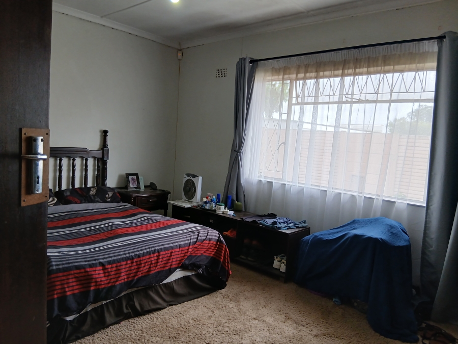 3 Bedroom Property for Sale in Summerpride Eastern Cape